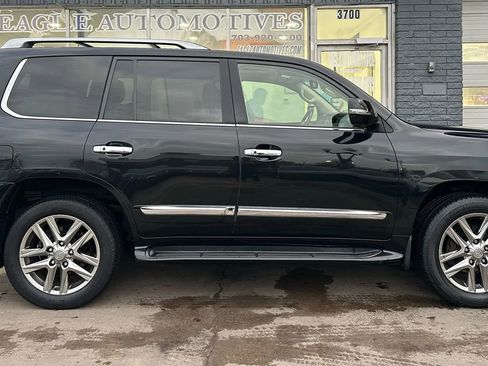Used 2013 Lexus LX 570 4WD image 2