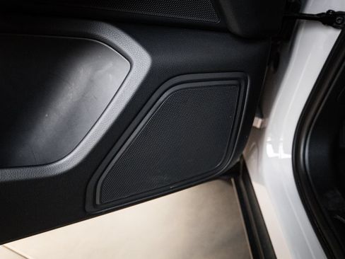 Certified 2023 Porsche Macan AWD/4WD image 21