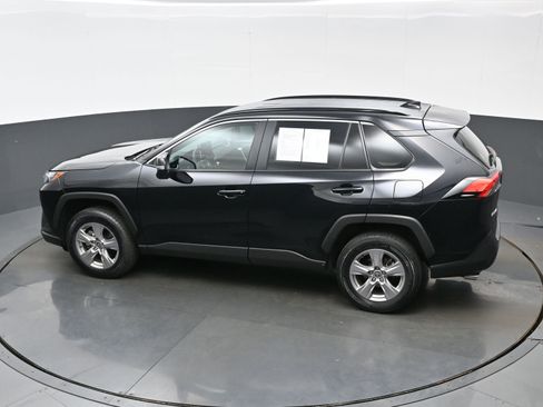 Used 2025 Toyota RAV4 XLE AWD/4WD image 37