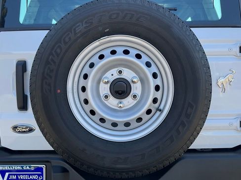 New 2025 Ford Bronco 4-Door image 24