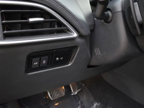 Used 2019 Jaguar F-PACE Prestige image 26