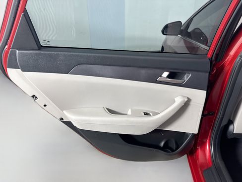 Used 2017 Hyundai Sonata SE image 24