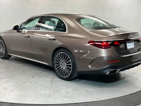 New 2026 Mercedes-Benz E 350 4MATIC Sedan image 3