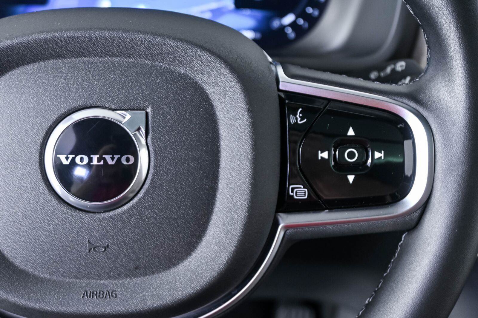 Certified 2026 Volvo XC90 B6 Plus AWD/4WD image 11