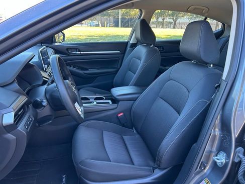 Used 2023 Nissan Altima 2.5 SV image 14