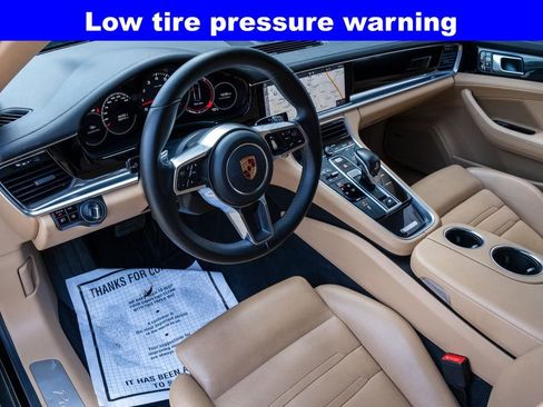 Used 2018 Porsche Panamera RWD image 16