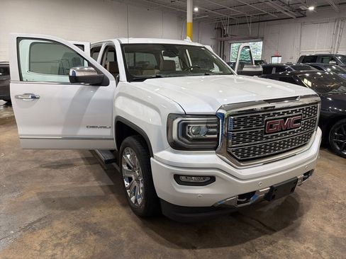 Used 2018 GMC Sierra 1500 Denali w/ Denali Ultimate Package AWD/4WD image 24