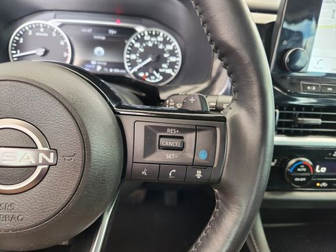 Used 2023 Nissan Pathfinder SL w/ SL Premium Package image 31