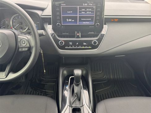 Used 2021 Toyota Corolla LE image 11