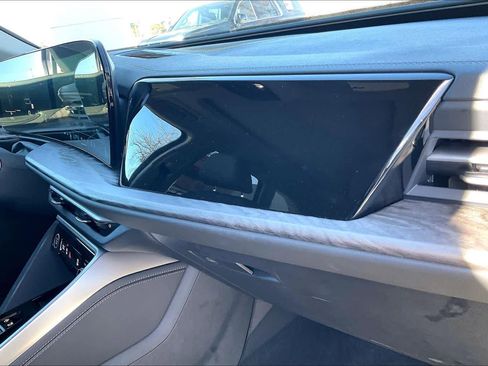 Certified 2025 Audi Q5 Premium w/ Convenience Package image 18