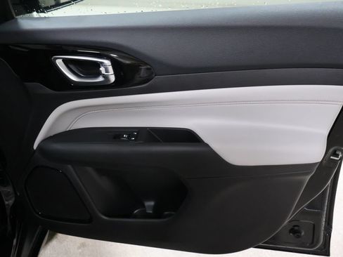New 2026 Jeep Compass Limited AWD/4WD image 19