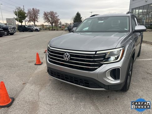 Used 2024 Volkswagen Atlas SE image 11