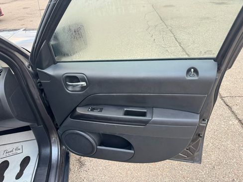 Used 2016 Jeep Patriot Latitude w/ Premium Sound Group image 14