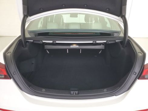 Used 2021 Mercedes-Benz E 350 Sedan image 10
