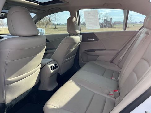 Used 2017 Honda Accord EX-L image 11