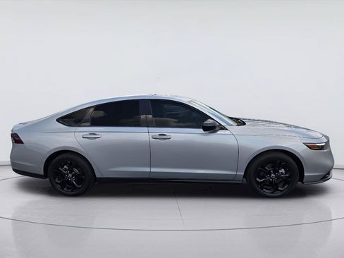 Used 2025 Honda Accord SE image 4