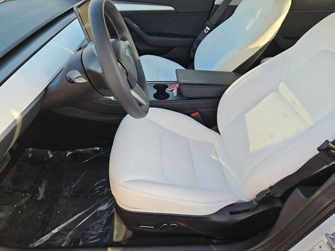 Used 2023 Tesla Model 3 Standard Range image 16