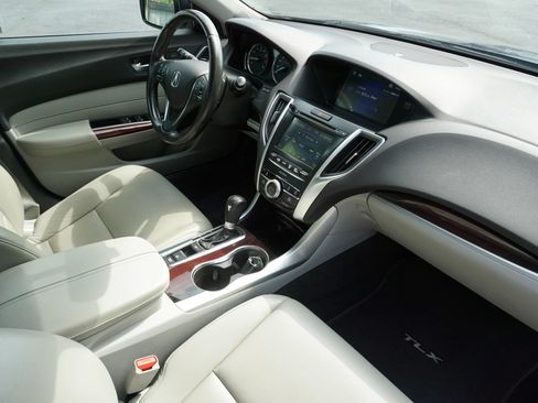 Used 2016 Acura TLX FWD image 33