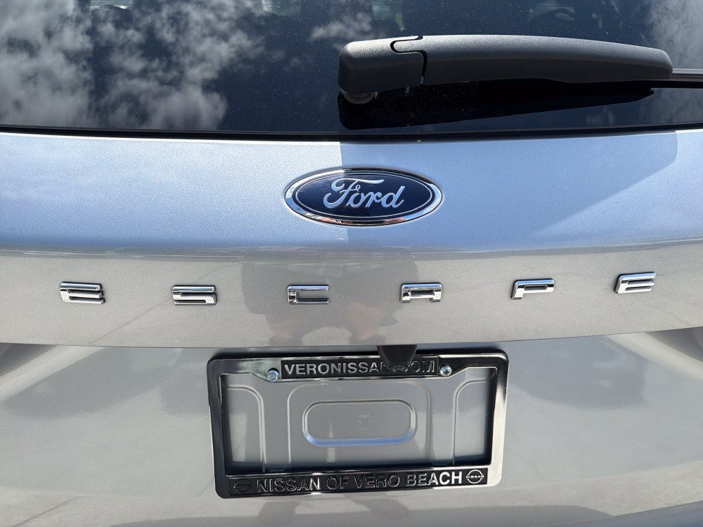 Used 2023 Ford Escape ST-Line w/ Tech Pack #1 AWD/4WD image 9