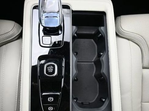 New 2026 Volvo XC90 B6 Ultra w/ Protection Package Premier image 11