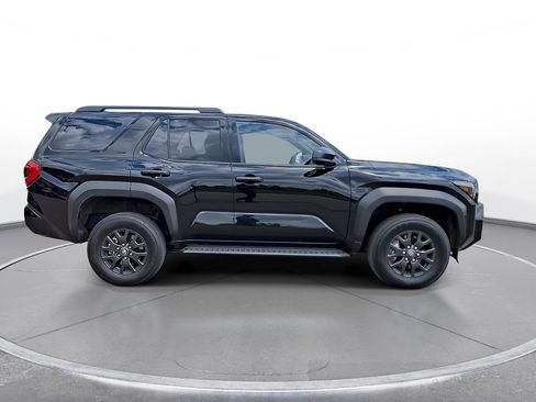 Used 2025 Toyota 4Runner SR5 AWD/4WD image 9