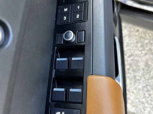 Used 2020 Land Rover Defender 110 X image 18