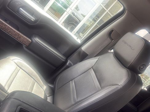 Used 2021 GMC Sierra 1500 Denali w/ Denali Ultimate Package AWD/4WD image 27