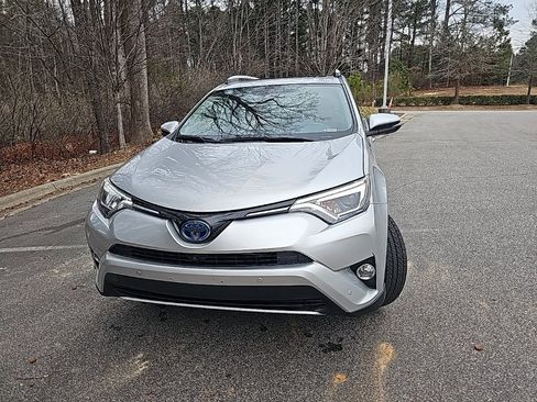 Used 2016 Toyota RAV4 Limited w/ Advanced Technology Package image 2