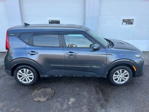 Used 2020 Kia Soul LX image 6