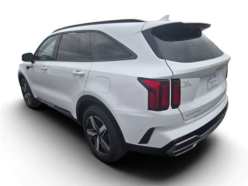 Used 2023 Kia Sorento EX FWD image 3