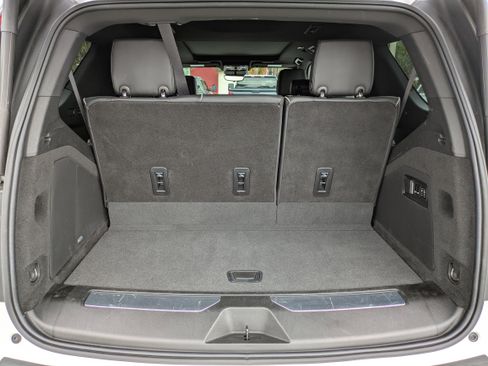 Certified 2023 Cadillac Escalade Premium Luxury image 18