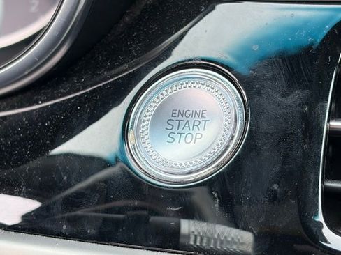 Used 2025 Genesis G70 2.5T image 15