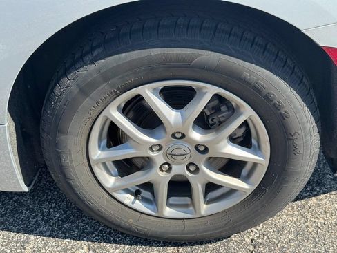Used 2024 Chrysler Pacifica Touring-L FWD image 9