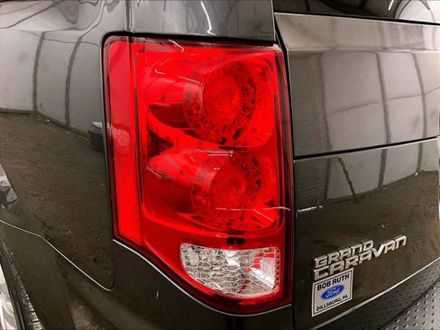 Used 2019 Dodge Grand Caravan SE image 29