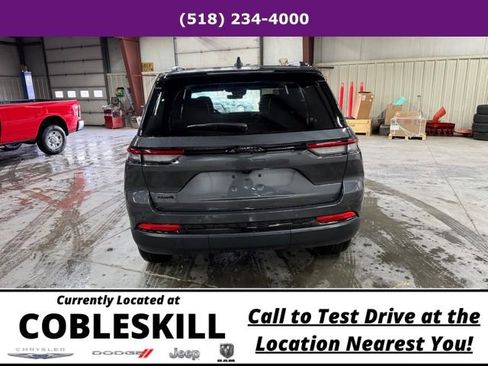 New 2025 Jeep Grand Cherokee Altitude AWD/4WD image 6