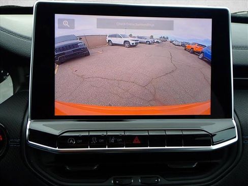 New 2026 Jeep Compass Latitude image 18