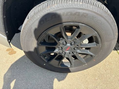 Used 2022 Toyota Tundra SR5 RWD image 9