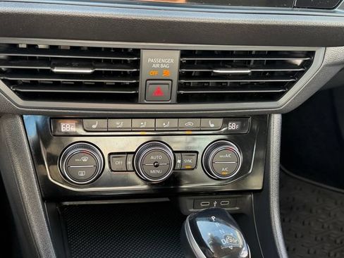 Used 2022 Volkswagen Jetta SE FWD image 22
