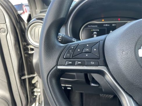 Used 2019 Nissan Kicks SV image 16