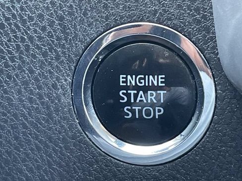 Used 2018 Toyota Highlander XLE FWD image 22