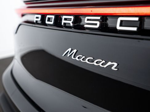 Certified 2026 Porsche Macan image 26