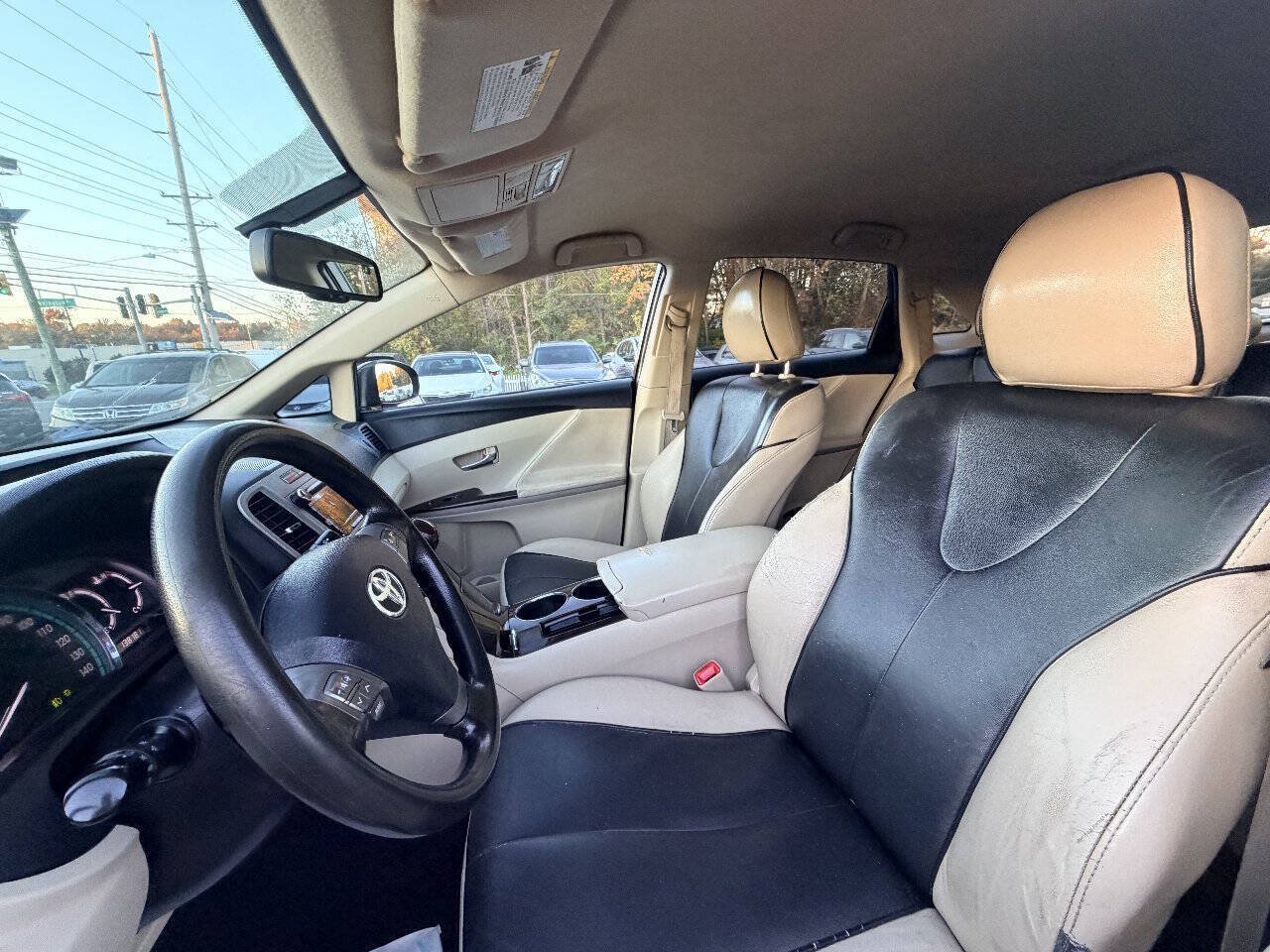 Used 2010 Toyota Venza AWD w/ Convenience Pkg image 30