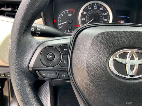 Used 2020 Toyota Corolla LE image 24