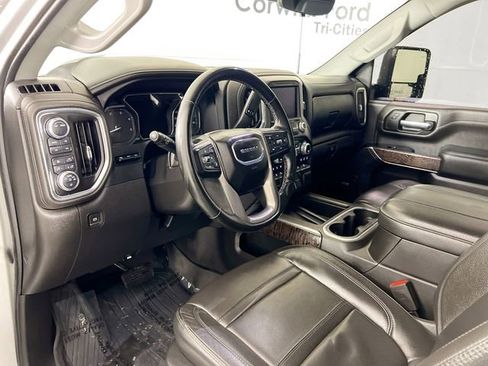 Used 2023 GMC Sierra 2500 Denali w/ Denali Ultimate Package image 3
