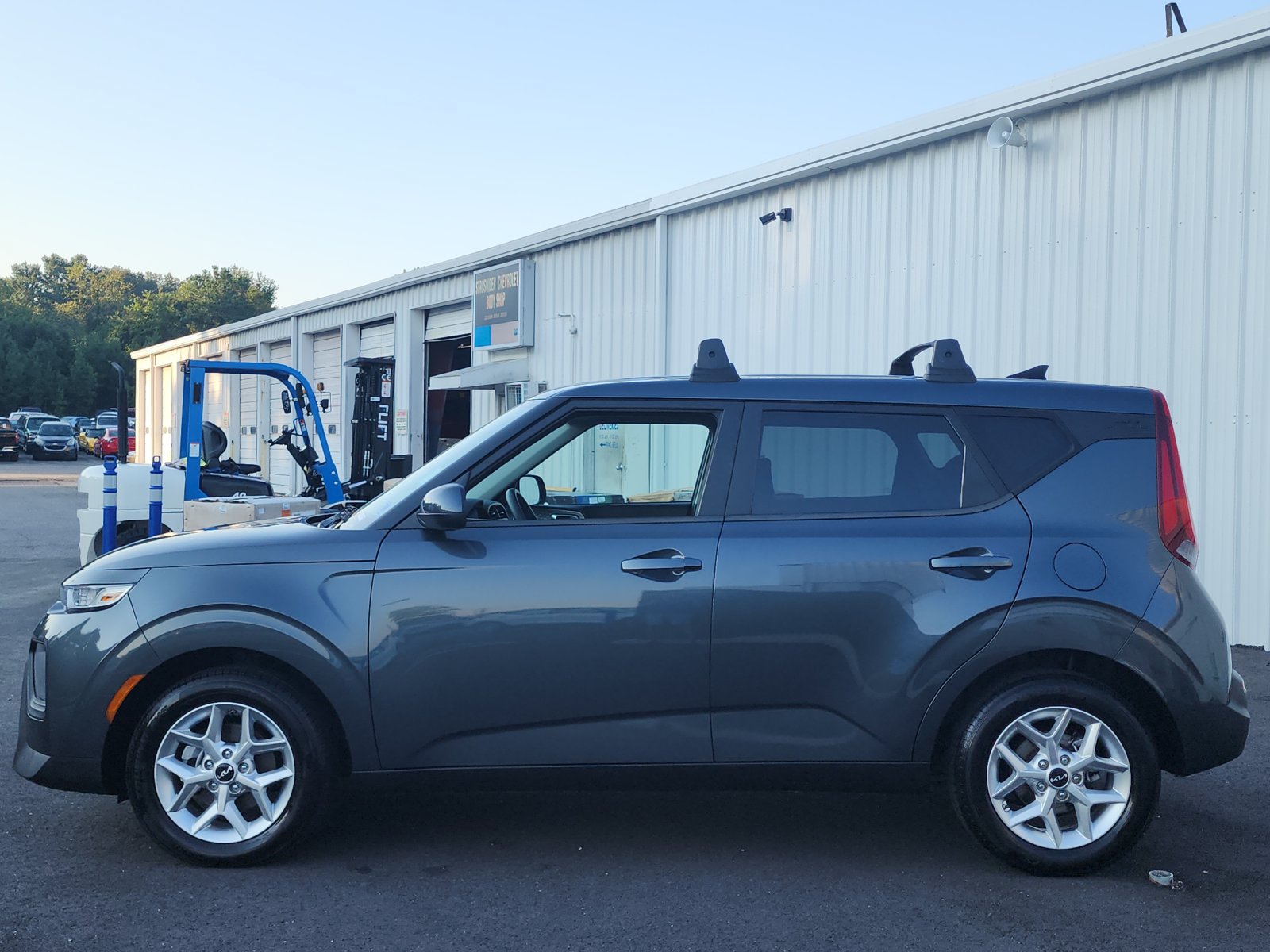 Used 2022 Kia Soul LX w/ Technology Package FWD image 2