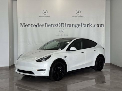 Used 2023 Tesla Model Y Long Range AWD/4WD image 1