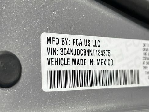 Used 2022 Jeep Compass Limited image 29