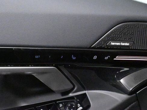 Used 2026 BMW 530i xDrive w/ Premium Package image 30