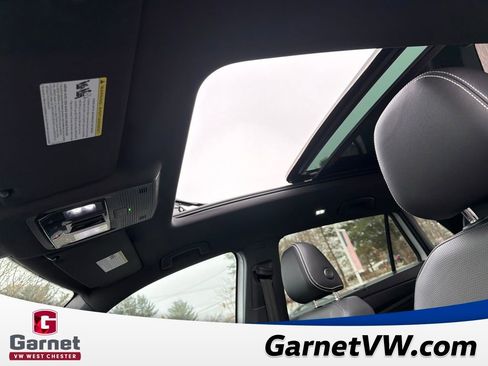 Used 2024 Volkswagen Atlas Cross Sport SEL R-Line image 22