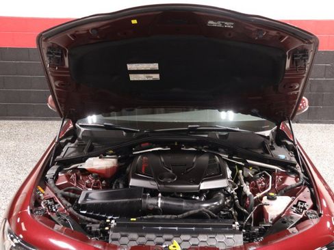 Used 2017 Alfa Romeo Giulia w/ Cold Weather Package RWD image 15